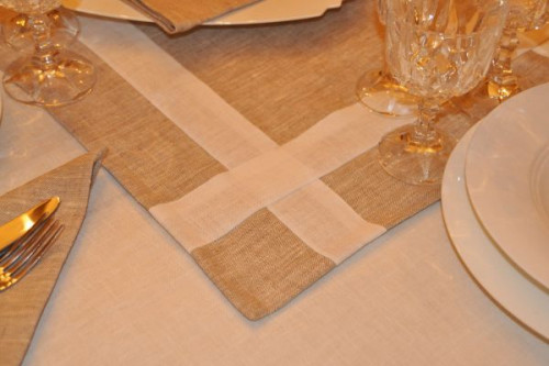 RUNNER IN LINO GREZZO CON BORDI APPLICATI