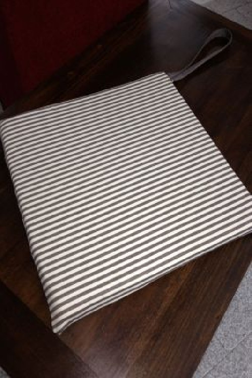 CUSCINO COPRI-SEDIA GEOMETRIA 40X40 CM