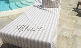 Telo mare ricamato riga bianca