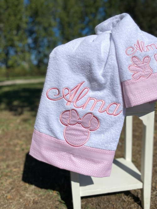 ASCIUGAMANO CON TOPOLINO O MINNIE